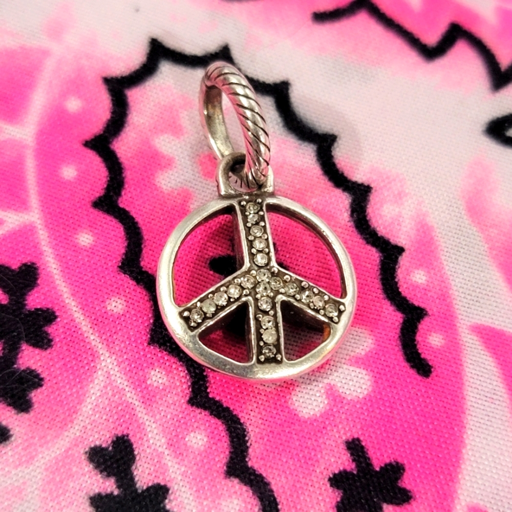 RETIRED BRIGHTON GROOVE PEACE CHARM  NWOT